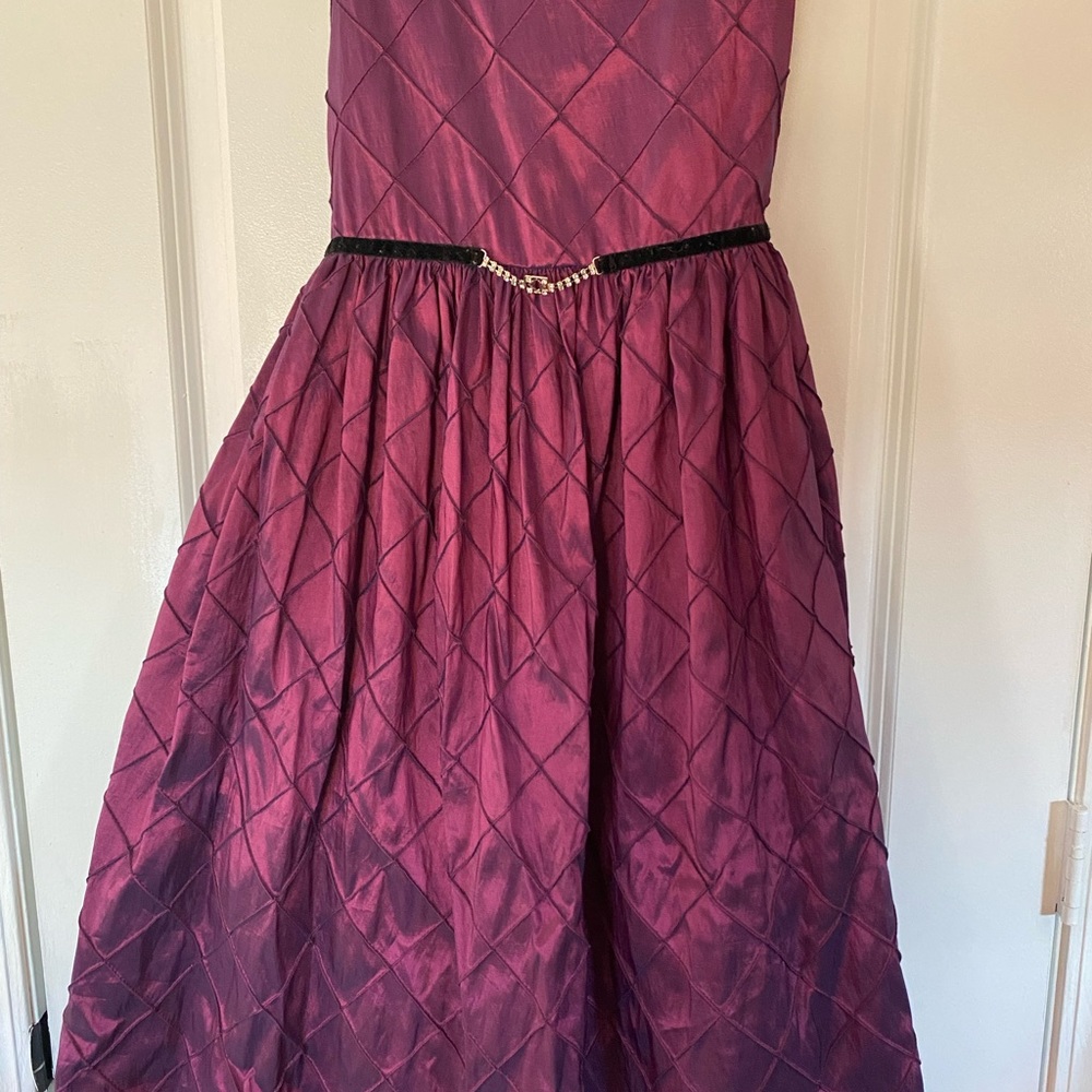 Girls Burgundy Dress. Size 14.